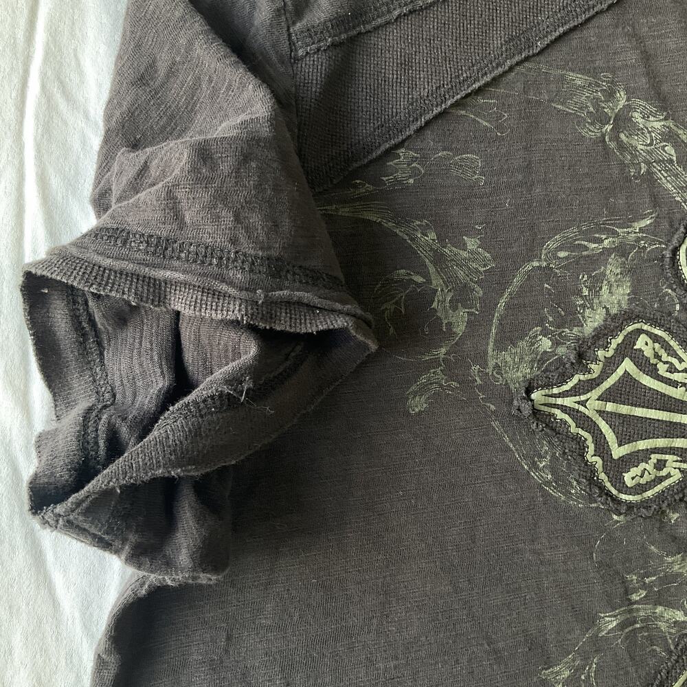 Guess Men Shirt M Dark Gray Cross Embroidery Patch Button Short Sleeve Henley - Picture 9 of 9